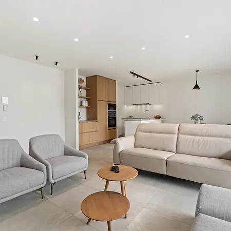 Maple Leaf - 03.02 + Garage