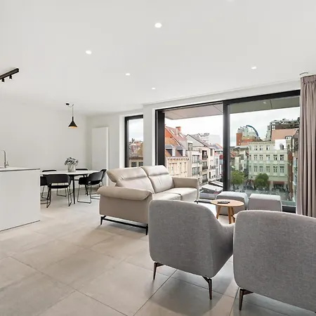 Maple Leaf - 03.02 + Garage *