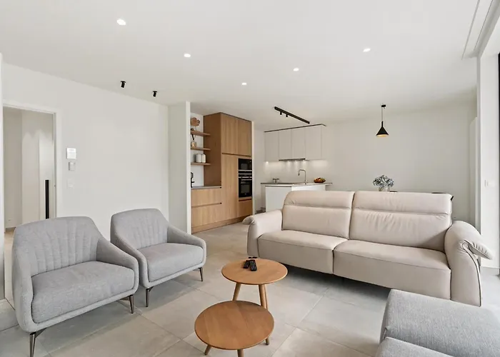 Maple Leaf - 03.02 + Garage