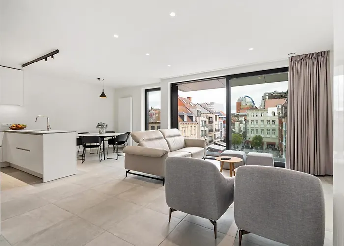 Maple Leaf - 03.02 + Garage *